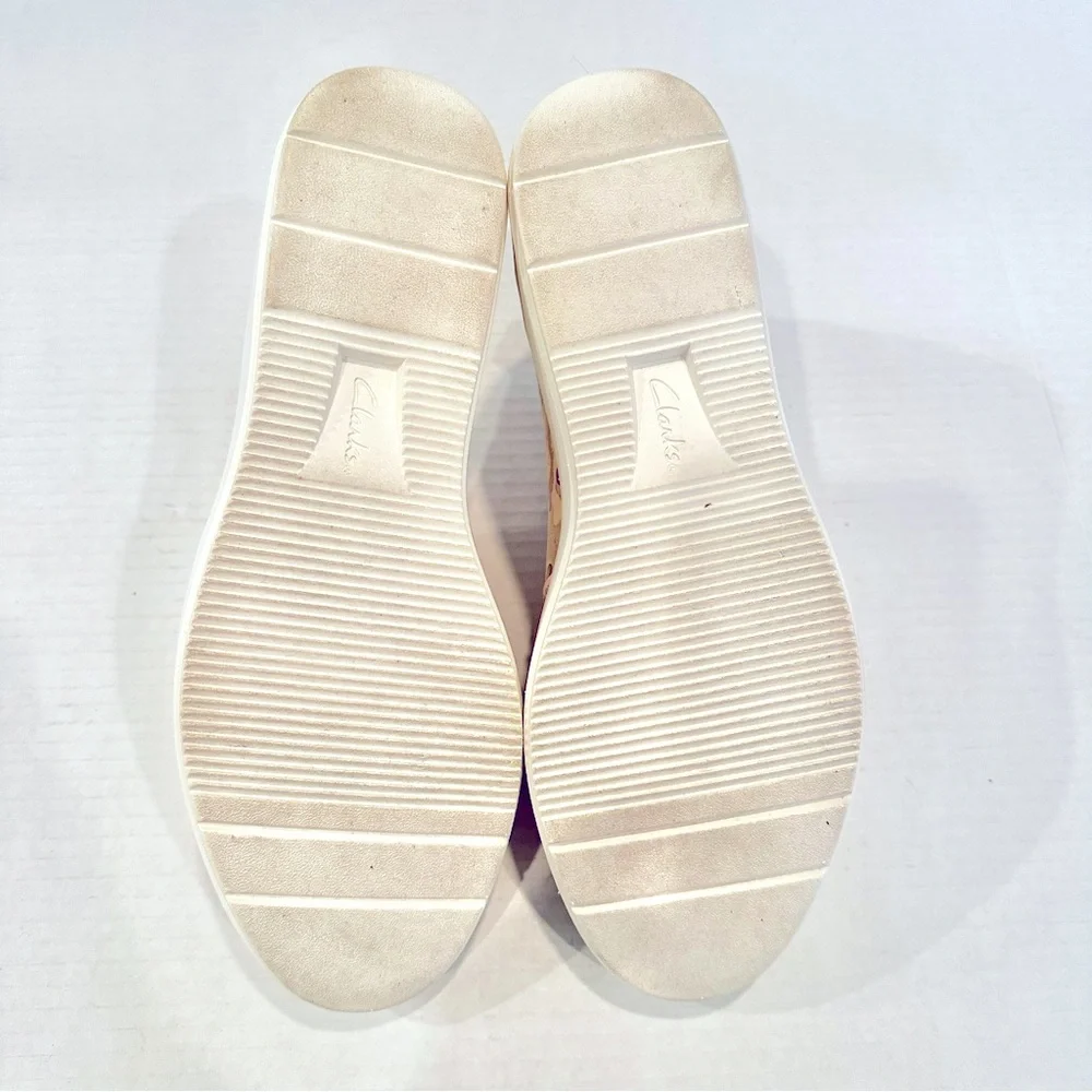 Clarks Layton Step Leather‎ Slip On Sneaker Loafers Women's 8.5 Gold Camo Print